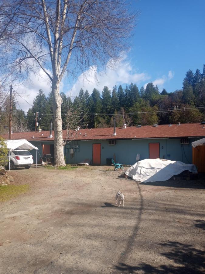 Bigfoot Rv & Cabins Park Happy Camp Exterior photo